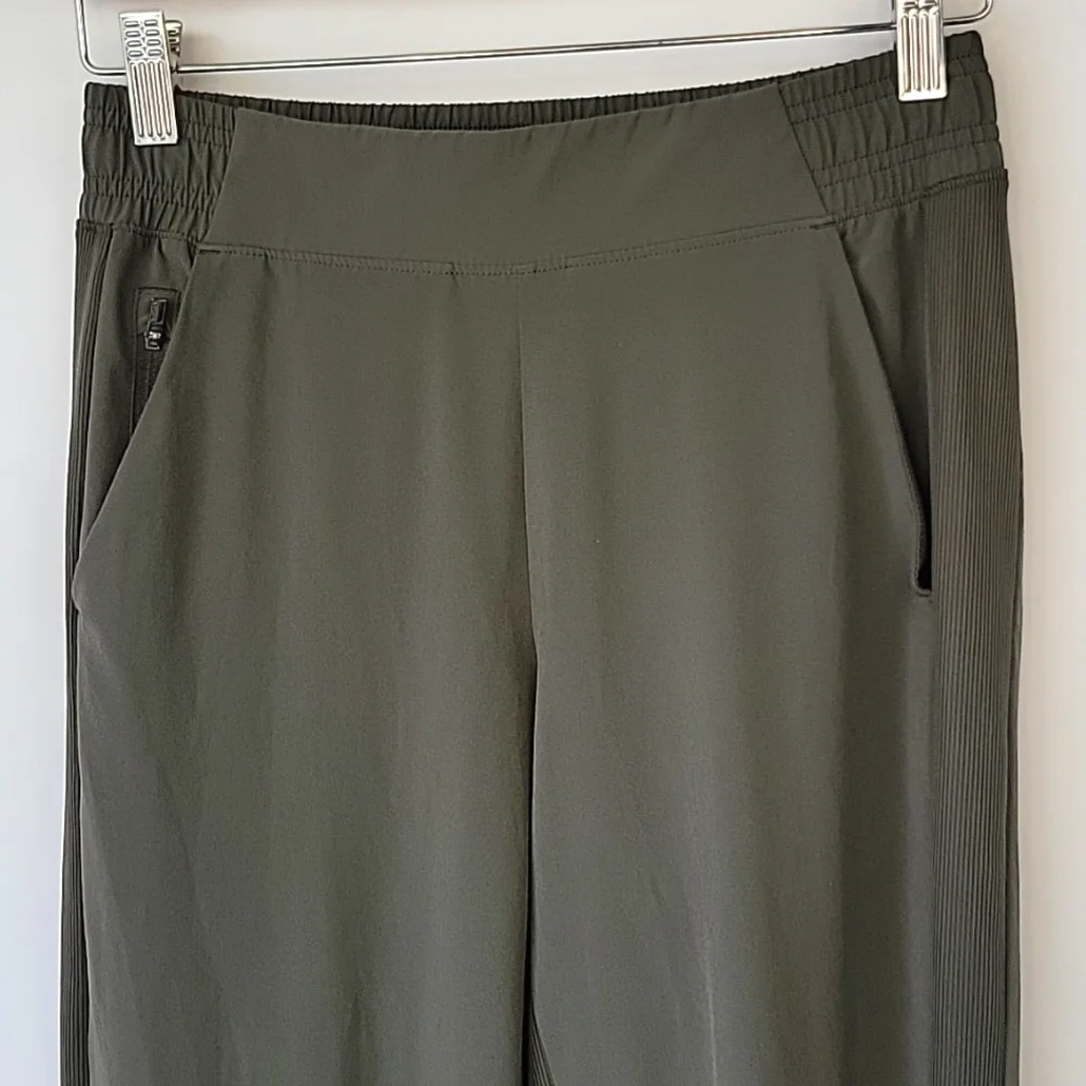 Athleta Brooklyn Jogger Olive Green Size 2